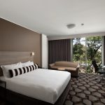 Rydges-Capital-Hill-Superior-King-Room_Garden-View